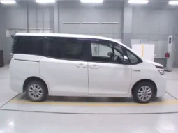Toyota Voxy Hybrid V White 2018