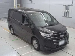 TOYOTA NOAH X HYBRID 2020