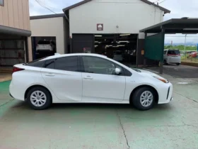 TOYOTA PRIUS S HYBRID 2019