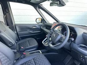 Toyota Voxy 2022 S-Z Hybrid White