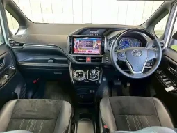 Toyota Esquire GI Premium 2021 Pearl White Hybrid