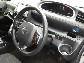 TOYOTA SIENTA X HYBRID 2020