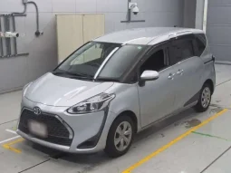 TOYOTA SIENTA X HYBRID 2020