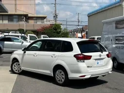 Toyota Corolla Fielder EX 2021 white Hybrid