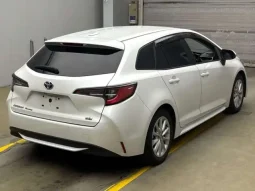 Toyota Corolla Touring 2022 Hybrid S Pearl White
