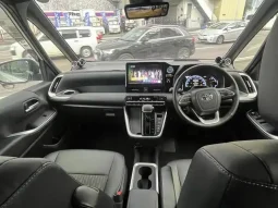 Toyota Noah S-Z 2022 Pearl Hybrid