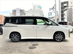 Toyota Voxy 2022 S-Z Hybrid White