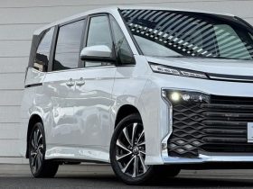 Toyota Voxy 2022 S-Z Hybrid White