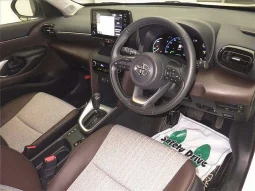 Toyota Yaris Cross Pearl 2021 z package Hybrid