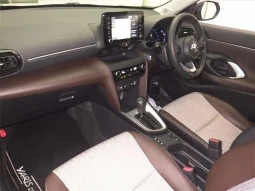 Toyota Yaris Cross Pearl 2021 z package Hybrid
