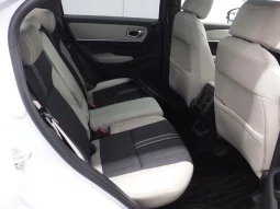 Honda Vezel 2021 E:HEV Play Pearl White Moonroof