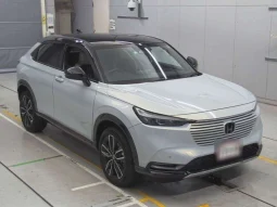 Honda Vezel 2021 E:HEV Play Pearl White Moonroof