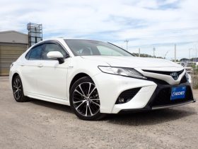 Toyota Camry 2020 Hybrid WS Leather Pearl White