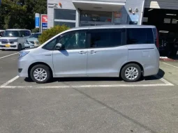 Toyota Noah 2020 Hybrid X package Silver Color