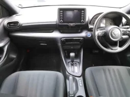 Toyota Yaris Hybrid 2021 X Pearl White