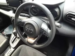 Toyota Yaris 2021 Hybrid Z Blue