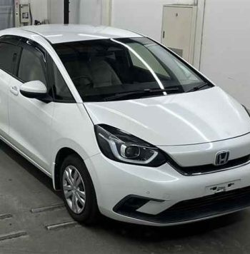 Honda Fit E HEV 2020 Front side