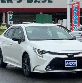 Toyota Corolla 2021 front side