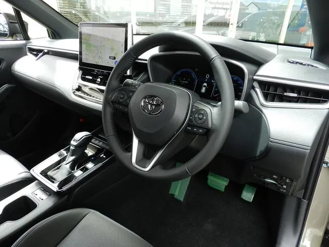 2025 Corolla Cross Z with moonroof (New Shape) Brown steering