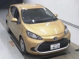 TOYOTA AQUA G 2021 GOLD HYBRID