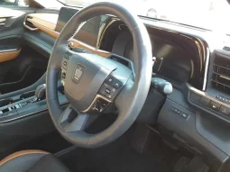 Toyota Crown Crossover 2022 Hybrid RS Advanced Two-tone