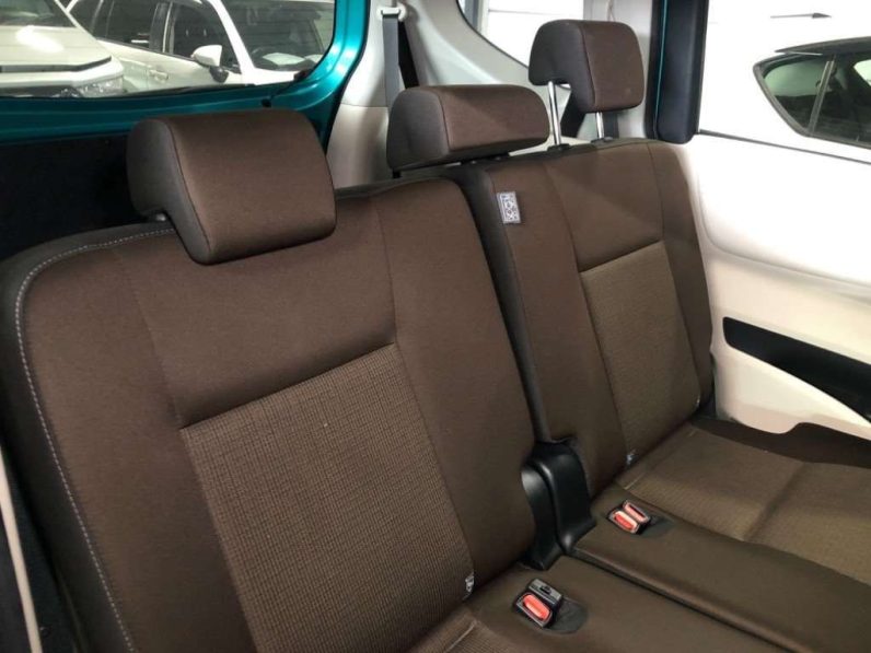 Toyota Sienta G 2021 Green Hybrid