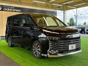 Toyota Voxy 2022 Non Hybrid  Black