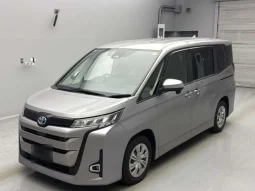 2022 TOYOTA NOAH X PACKAGE HYBRID