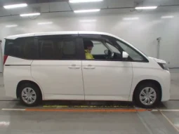 2022 TOYOTA NOAH X PACKAGE HYBRID