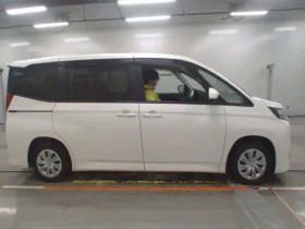 2022 TOYOTA NOAH X PACKAGE HYBRID