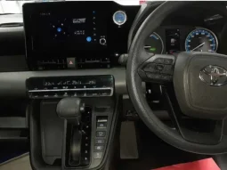 2022 TOYOTA NOAH X PACKAGE HYBRID