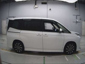 2022 Toyota Voxy SZ GR Sport Hybrid