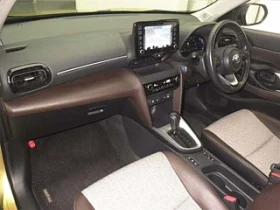 TOYOTA YARIS CROSS Z RED TOW TONE 2021