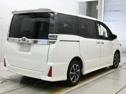 TOYOTA VOXY ZS KIRAMEKE 2021 WHITE HYBRID