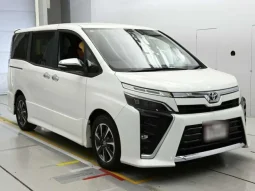 TOYOTA VOXY ZS KIRAMEKE 2021 WHITE HYBRID
