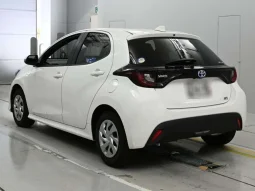TOYOTA YARIS X 2021 WHITE HYBRID