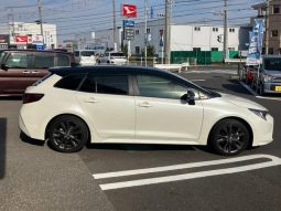 Toyota Corolla Touring WXB 2021 Hybrid White