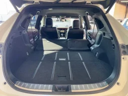 Toyota Harrier Premium Non-Hybrid Pearl White