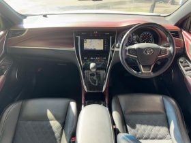 Toyota Harrier Premium Non-Hybrid Pearl White