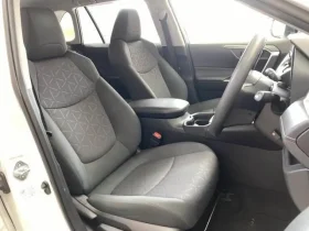 Toyota RAV4 X Non-Hybrid (2WD) Pearl White