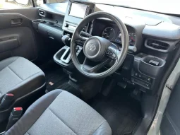 Toyota Sienta X 2022 Green Hybrid