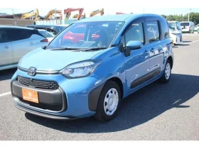 Toyota Sienta 2022 Hybrid G  Blue