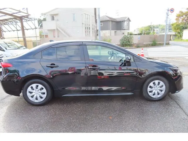 TOYOTA COROLLA G 2022 NON HYBRID BLACK