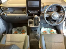 Toyota Sienta 2022 Hybrid X pearl White