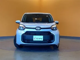 Toyota Sienta 2022 Hybrid X pearl White