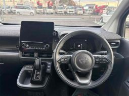 Toyota Sienta 2022 Hybrid Z Red