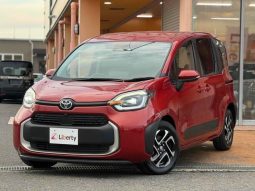 Toyota Sienta 2022 Hybrid Z Red