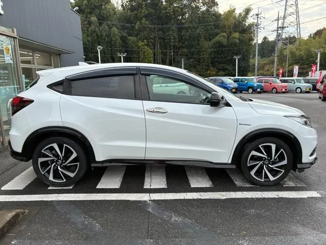 2021 HONDA VEZEL HYBRID RS HONDA SENSING WHITE