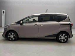 Toyota Sienta G Cuero 2021 Brown Non-Hybrid