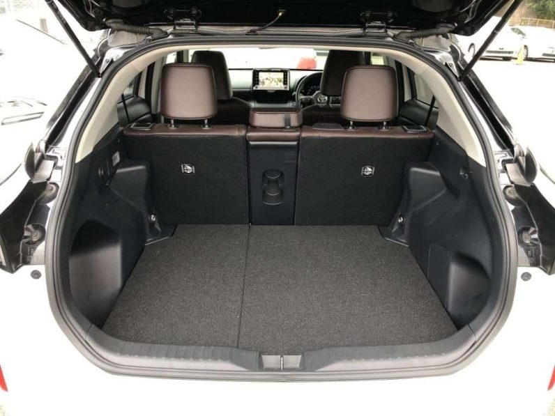 Toyota Yaris Cross 2021 Hybrid Z Pearl Two Tone